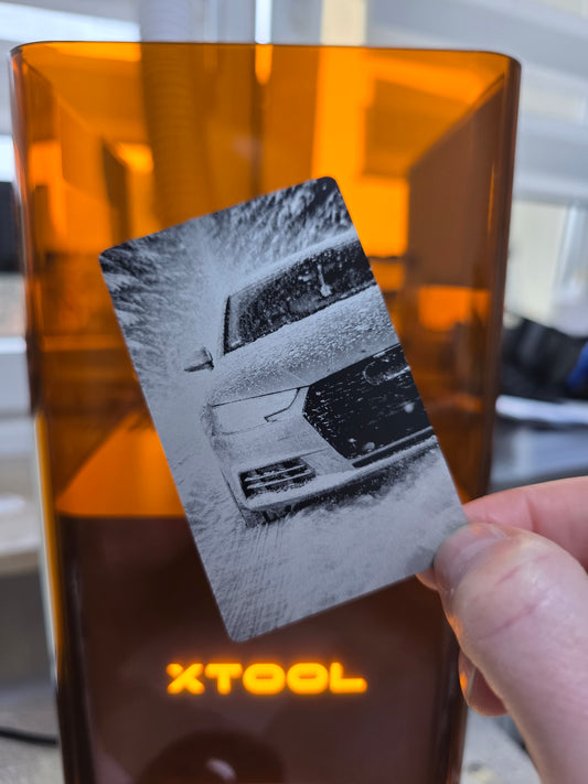 Dein Auto auf einer Aluminium karte